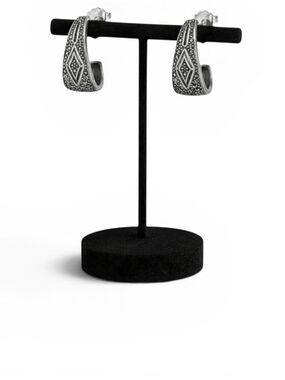 Vintage 80s Lady Remington Reminisce Black & Silver Marcasite Post Earrings